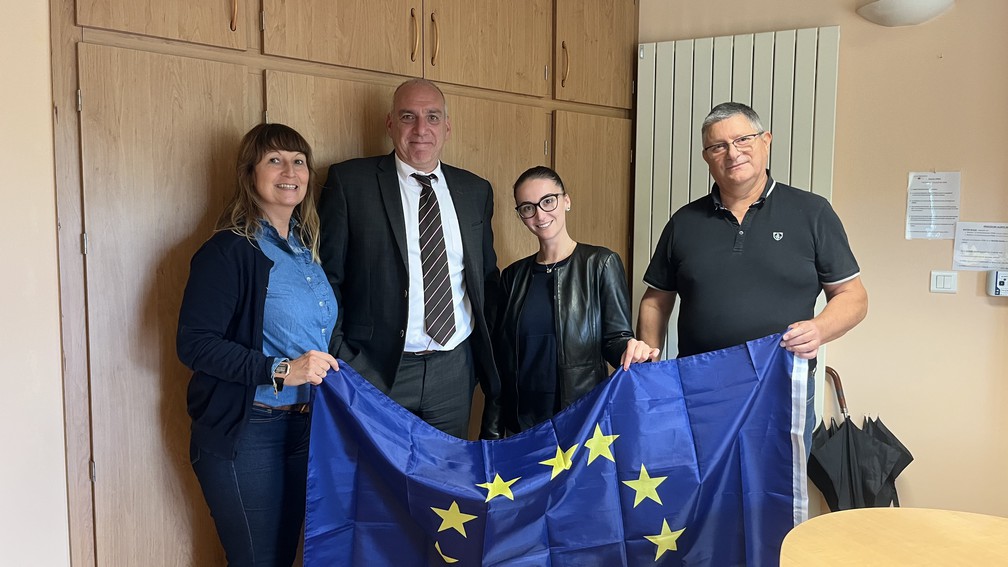 Label CES volontaire Européen Erasmus jpg